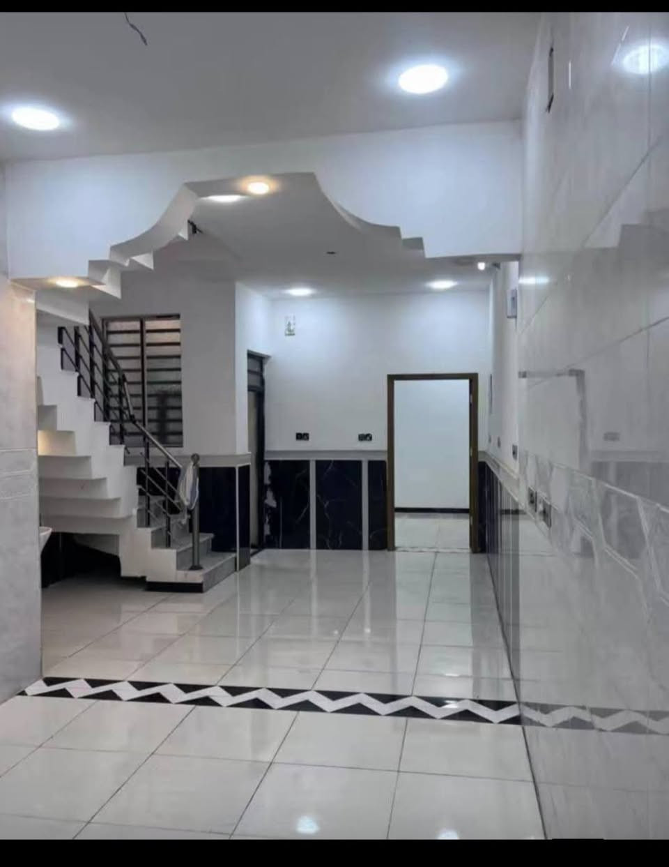 ب
بيت مساحه ١٠٠ متر في مغربه بناء حديث درجه أولى الاستفسار الاتصال ***********
