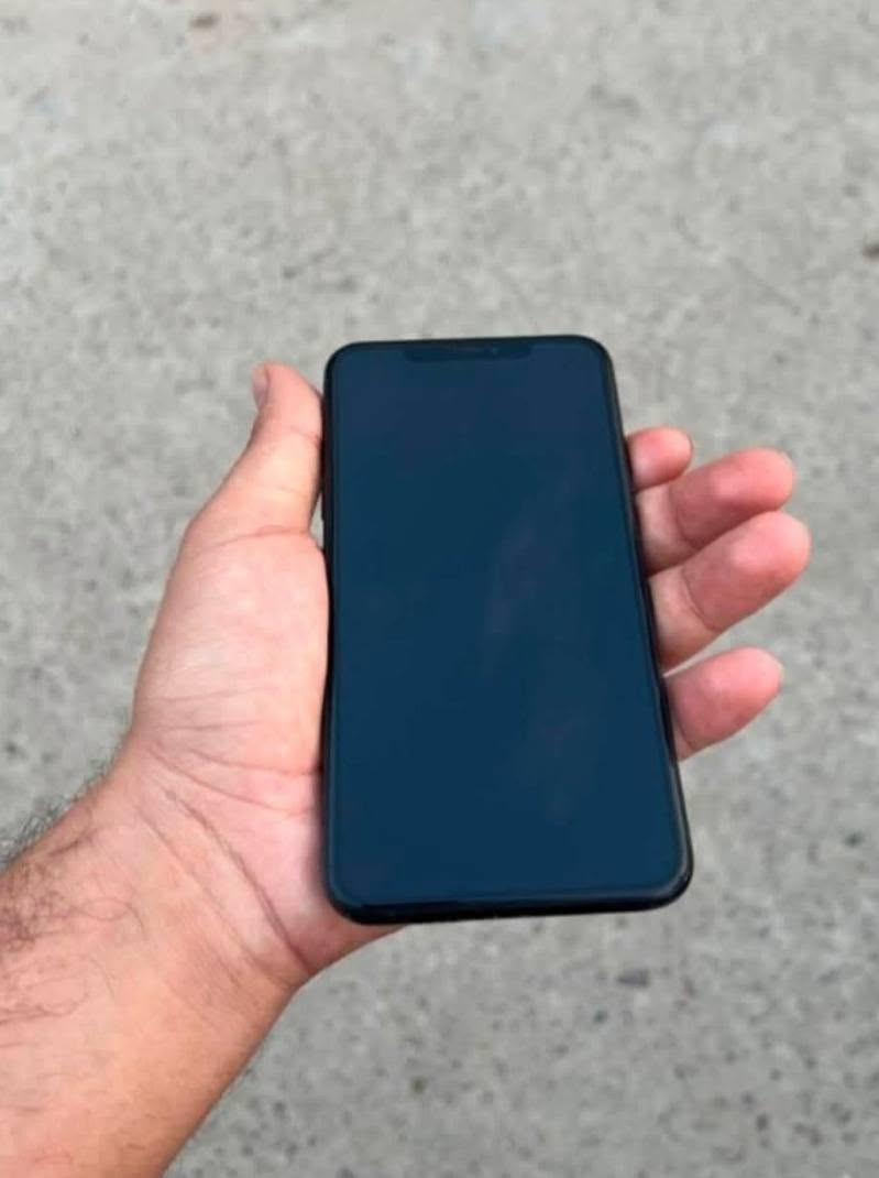 📱 للبيع–iPhone 11 Pro Max
✨ جهاز نظيف جداً، مرتب وسلس وجاهز للاستخدام بدون أي ملاحظات.
✅ ذاكرة 64GB
✅ شاشة أصلية مبدلة
✅ بطارية أصلية مبدلة
✅ جميع وظائف الجهاز تعمل بكفاءة 100%
✅ الجهاز جاهز ولا يحتاج أي صرف
💰  السعر:250 الف فقط 
📍 العنوان: الموفقيه 
📞 ***********
