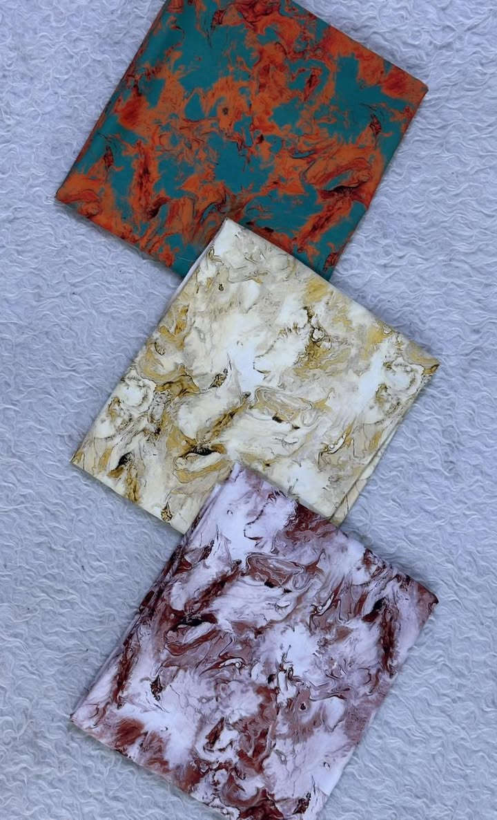 السلام عليكم 
نتميز بكل ماهو جديد 
اقمشه كشمير موديل ايطالي الاصلي 
من اجمل النقشات وانسبها 
سعر القطعه 5000 فقط 
العنوان / بغداد الامين الثانيه شارع الارامل 
*********** توجد خدمة توصيل
