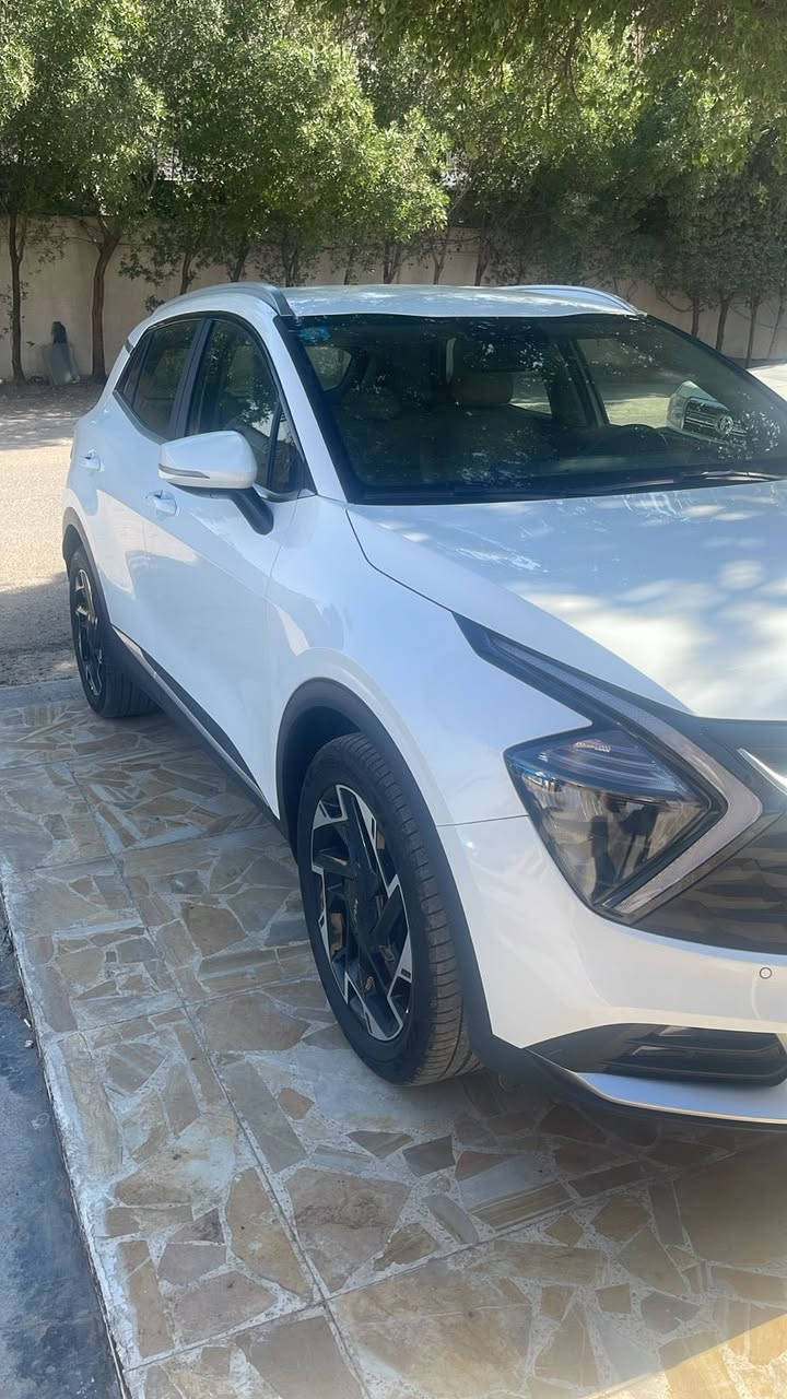 السلام عليكم وعليكم السلام للبيع كيه سبورتج موديل 2025
وارد خليجي فول ماعدا البونراما شاشه كاربلي صندوق كهرباء شايرمري رادار خلفي امامي نقط عمياء جوانب سياره بيها هواي مواصفات السياره مكفوله حاله الواكاله العنوان بغداد شيخ عمر
اخوان غير متواجد على الفيس وهذا الرقم ***********
السعر 233 وبيها مجال
