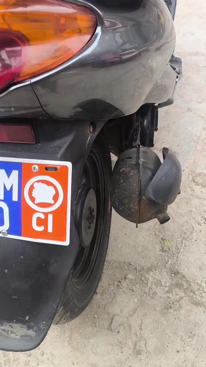 السلام عليكم دراجه اكزز البيع مجفته مره وحده تجفيت اصلي كص شغاله كامله مكمله نكرت سلف الدراجه السعر 600 بيهه مجال حك الجيه *********** واتساب موجود الدراجه مال جناي
