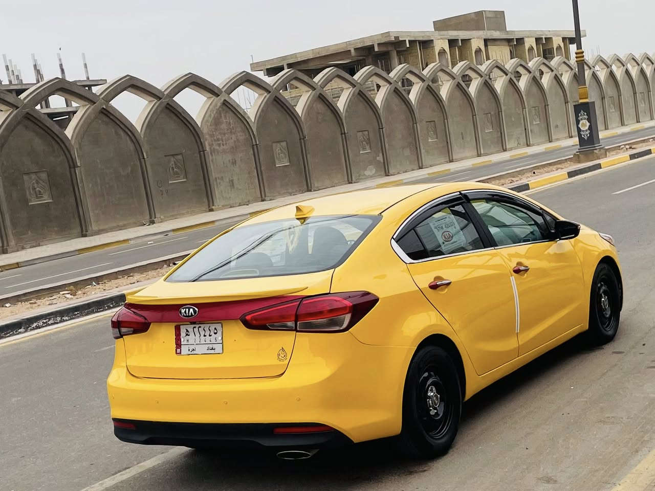 سلام عليكم البيع كيا فورتي موديل 2017 وأرد امريكي حادث قبق جنطه بدون دواخل فقط ولباقي مكفولة كفالة عامة اليبل وآحد مواصفات فول من عده الفتحه مواصفات شاشه كأمره بصمه تحكم ستيرن رادارتات حساسات مثبت سرعه تحديد مسار مري شفط لدات امامي منضومه زنون وبعد بيها مواصفات سيارة جديدة وجاهزة من كلشي تبريد ثلج حدادية تخم تاير كير ومكينة 2000 دوش مكفولات سيارة شرط احله من صور السعر 120 لاستفسار علا رقم *********** مكان سيارة كربلاء
