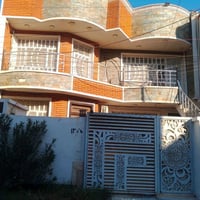 بيت ٢٠٠م مع مشتملات ثنين للبيع بناء حديث طابو زراعي متكون من :  الطابق...