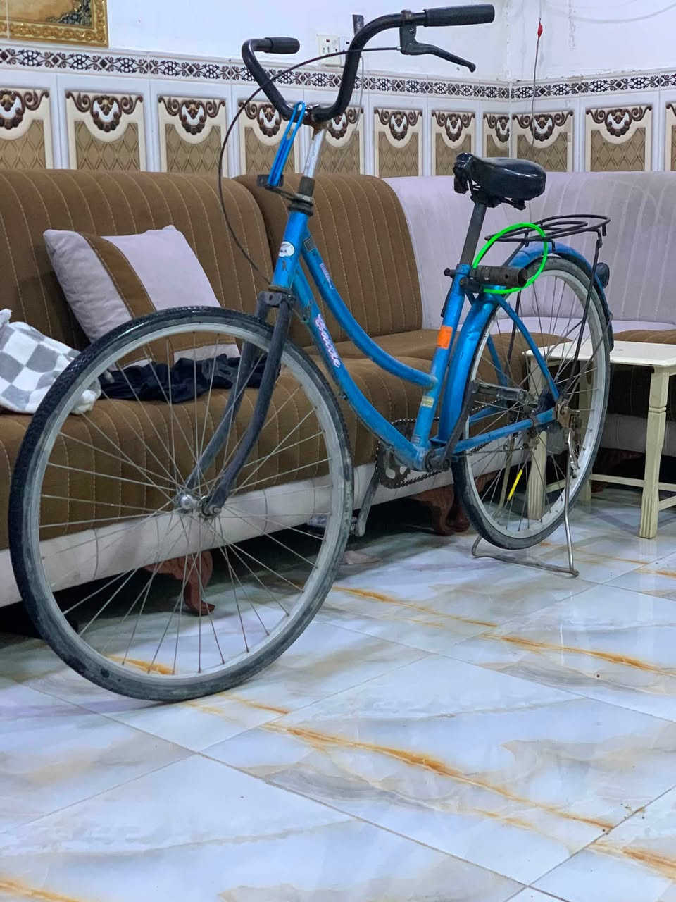 بيسكلات ثنين للبيع واحد جبلي واحد بطه حجم ٢٦ لواحد بـ٥٠ وثاني بـ٤٠ وبي مجال شي قليل مكاني سده ثانيه يم الحسينيه أهل البيت. رقمي *********** كروب الامين الثانية
