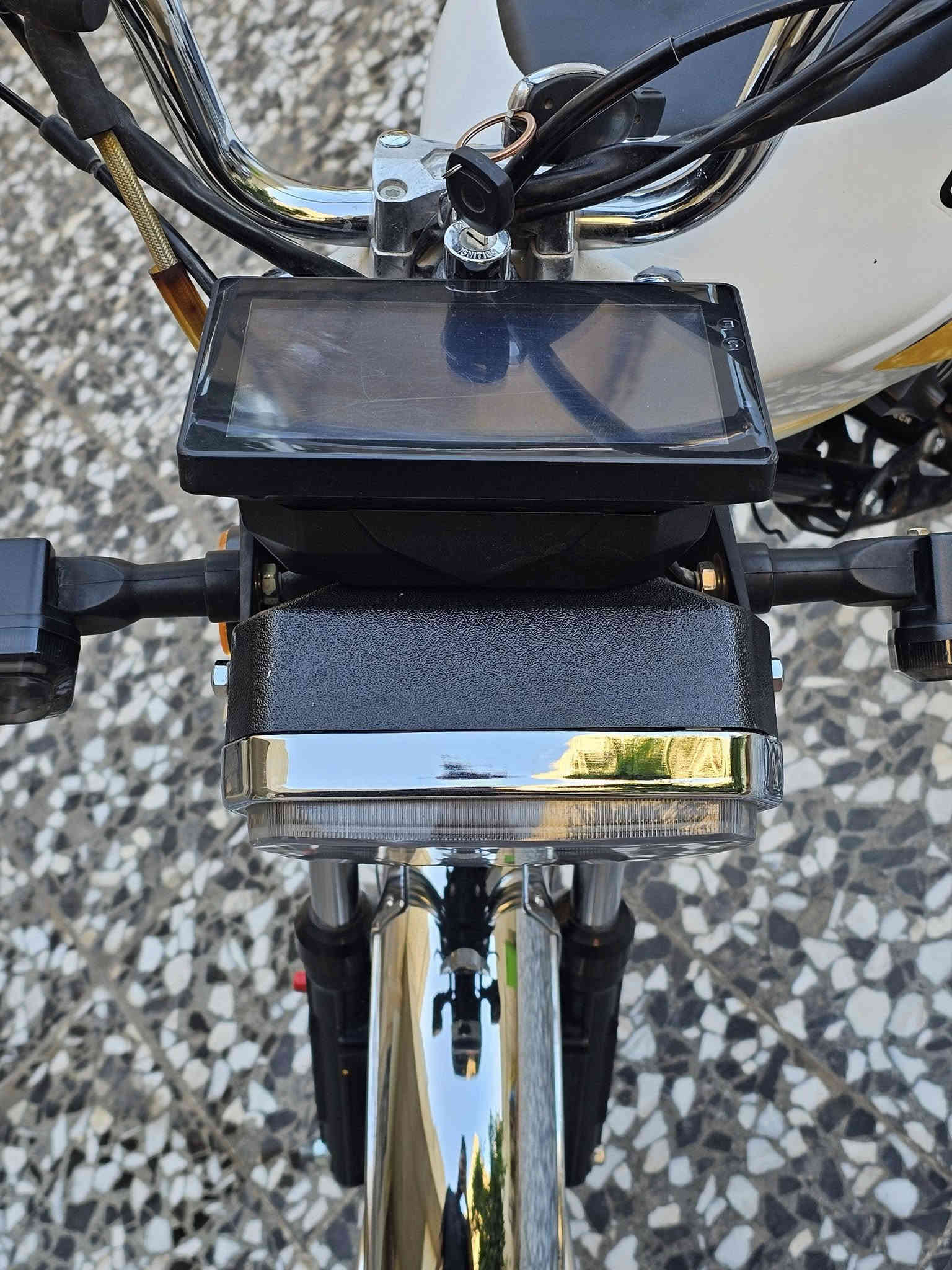 السلام عليكم سافاني سونك 2024شهر 12يعني 2025 مكينة 200 دراجة كلش نضيفة استعمال قليل وممشتغلة دلفري نضافتهة كدامكم أوراق كاملة كدامكم مصورهن بصمتين وثلاث سويجات للبيع او مراوس مكاني بغداد الحسينية متواجد اتصال أو واتساب فقط رقم ***********
