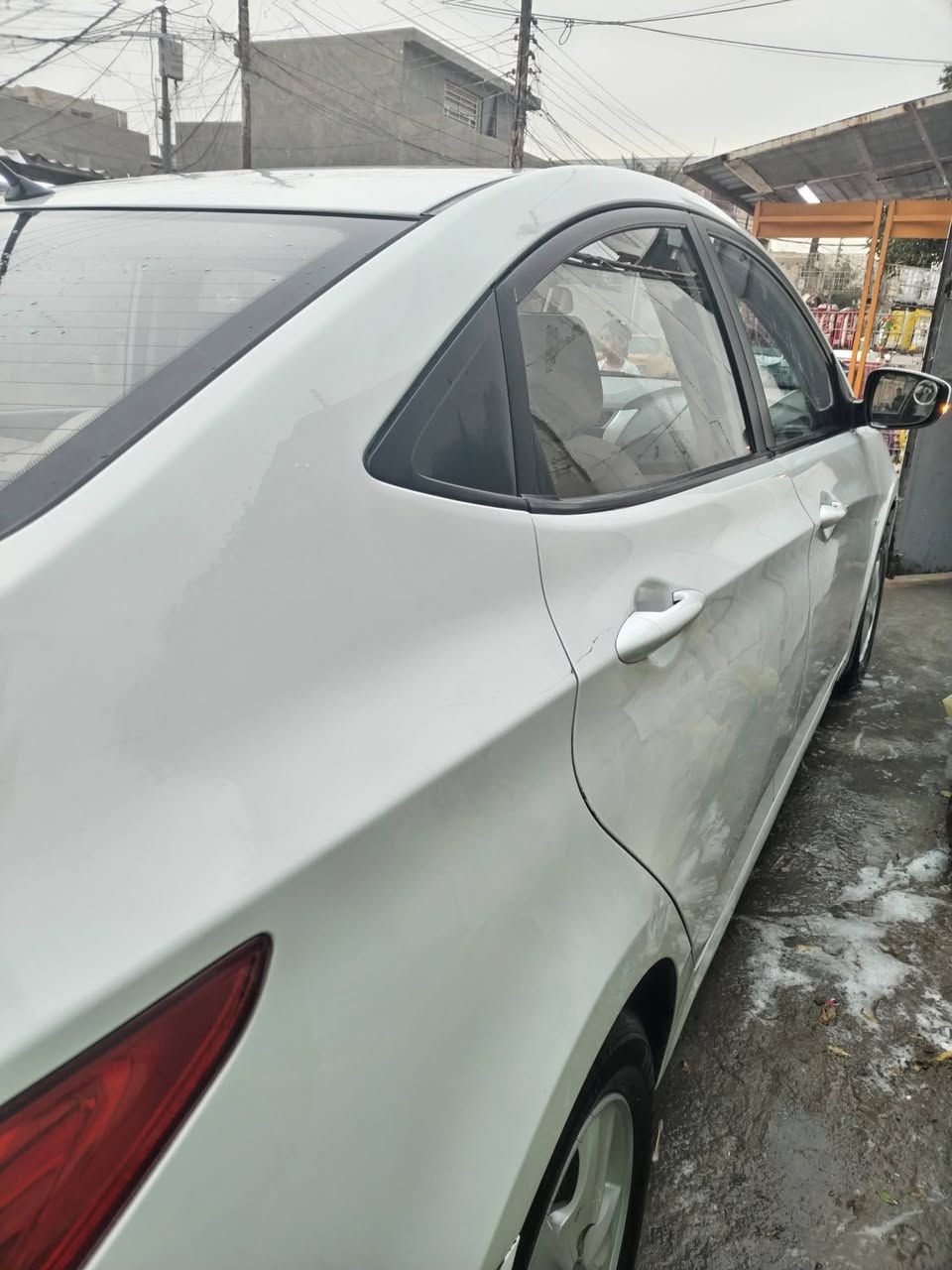 السلام عليكم اكسنت خليجي2013 محرك  1600 دبل قطره  بيهه قطعه صبغ الباب الخلفي جهة العبري  اوشبر جاملغ خلفب جهة السايق سونار بيهه بالمنشور والباقي كفاله كير مكينه مكفوله بسمي السياره هزه جديده مكاني بغداد السعر 97 اوبيهه شي قليل ***********
