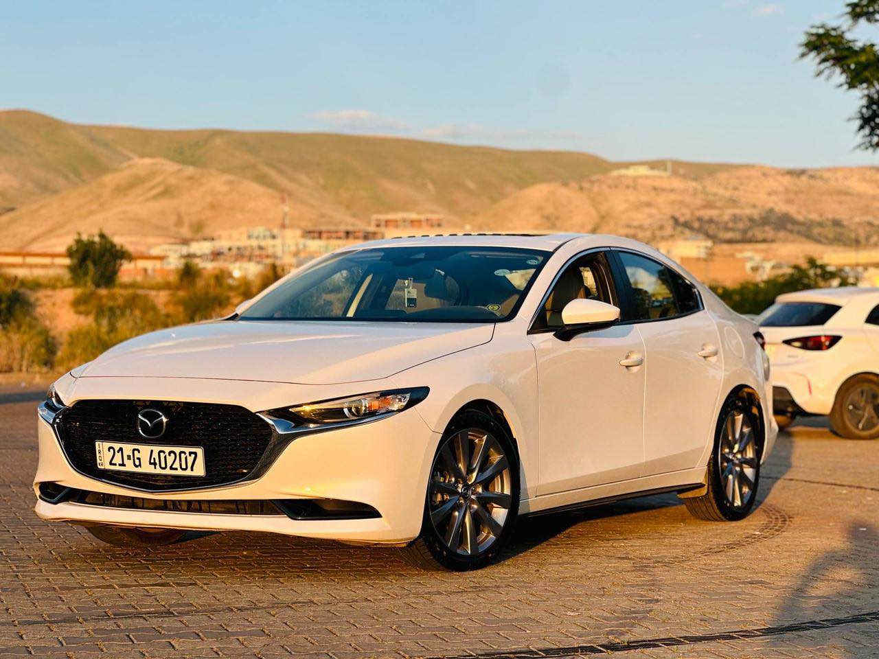 بسم الله رەحمان رەحیم

Mazda 3 
مۆدیل ٢٠٢٣
فولە بەس داتاشۆ نیە
٣٢ هەزار ڕۆشتوە
چەمەلەخی دوای سەیاق سنوق بۆیاخە 
پیشی کەپسە
ناو زەردە
ڕەسمی حادیسەکیم دانەوە 
٢٥٠ مەسرافی تیانیە مەزبوت جایزا
نرخ ١٥٥ گەلا مەجەل 
0771 885 0202 السليمانية, العراق
