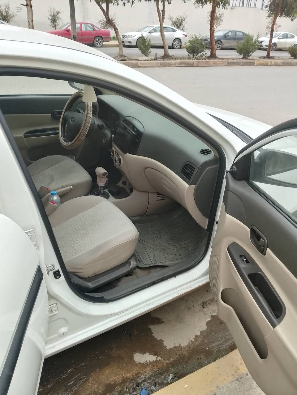 اسلامه عليكم اكسن للبيع 
موديل 2009 هزه جديده 
بيها صبغ بل باب الخلف اقل من نصف باب 
محرك 14محرك بي بدايت رخاوه 
سياره مال جنيه حيل نضيفه 
السعر 93$او بيها مجال التواصل
***********
***********
