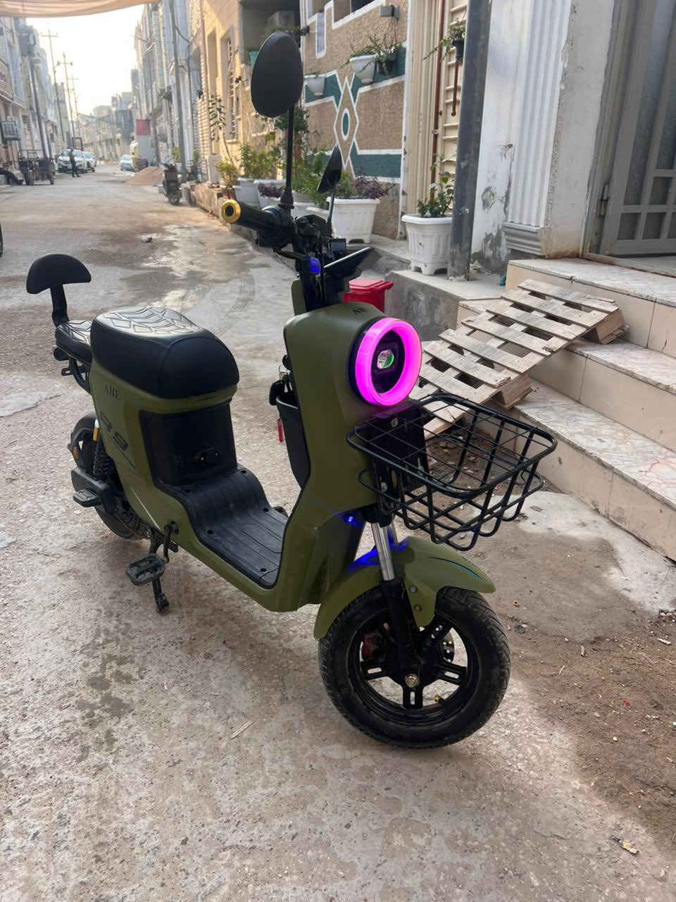 السلام عليكم
دراجه شحن R9 بطاريات5كبير نضافه90/100دراجه مطابه تصليح ابد شاحنه اصليه وياهه مصارله هواي عندي دراجه كلشي شغال بيهه ماعدا دكمة لايت مبوشه لايت يشتغل سعره 425وبيه مجال بسيط للشراي مكاني حي لامام علي  
***********
