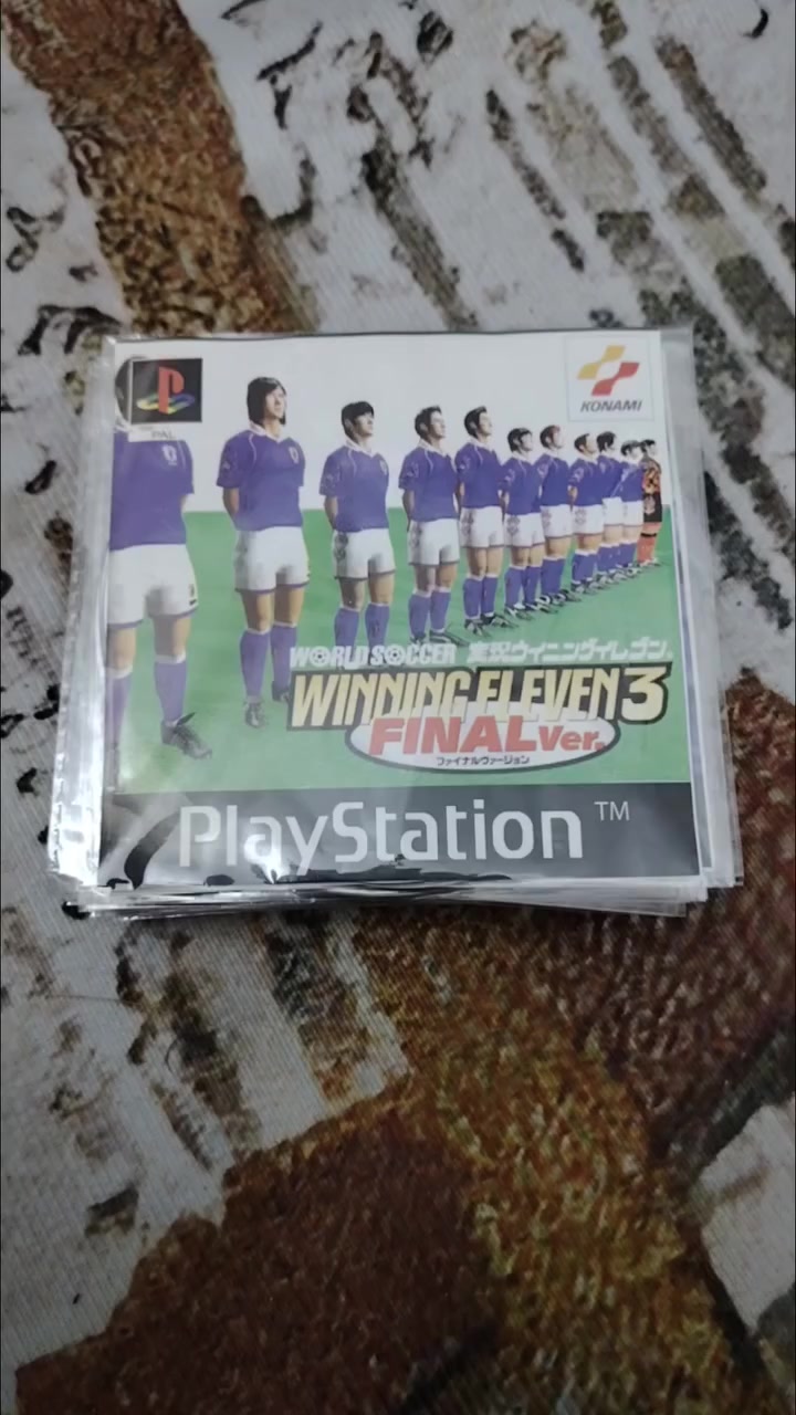 السلام عليكم..
عندي "كنز" من أيام التسعينات، مجموعة ألعاب بلايستيشن 1 (النسخ الماليزية القديمة الأصلية). المجموعة مو ألعاب عادية، هذي نسخ نادرة ومحافظ عليها مثل ما تشوفون بالنظافة واللمعة بالفيديو.
​أهم القطع بالمجموعة:
🌟 Shadow Tower: لعشاق شركة (FromSoftware)، هذي النسخة نادرة جداً ومطلوبة عالمياً وبأسعار خيالية.
🌟 نسخ الأغاني العربية: (Vigilante 8, Steel Reign, Panzer Front) نسخ معدلة بأغاني وطنية وعربية، هاي القطع حالياً تعتبر "أنتيك" وصعب جداً تكرارها.
🌟 ألعاب كلاسيكية: (Syphon Filter 3, Winning Eleven) بنظافة الوكالة.
​💰 بخصوص السعر:
المجموعة معروضة لأعلى سعر (مزايدة). البيع للمجموعة كاملة (شيلة وحدة) وما أبيع مفرد.
أنا أعرف قيمة الألعاب اللي عندي ونظافتها، فأتمنى من الطيبين والناس اللي تعرف بهيج نوادر يعطون السعر اللي تستحقه هذي المجموعة.
​📍 المكان: النجف الأشرف.
📩 للتواصل: السوم بالتعليقات أو المراسلة عالخاص للجادين فقط.
​"اللي يعرف بقيمة (Shadow Tower) والنسخ العربية هو اللي راح يقدر القيمة الحقيقية للمنشور
***********
