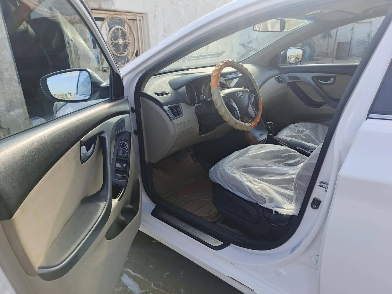 بسم الله الرحمن الرحيم
النترا وارد خليجي ابيض رقم انكليزي سنويه لل 30 باسمي موديل 15 فول عدى البصمه مكينه 1800 مامفتوحه مكينته مكفوله كفاله عامه ماعدى شبر بارد يم قبق البانزين و 8 لو 9 رصعات حالوب خفيفات بالجنطه والقماره مكانه ديوانيه
السعر 133 مع المجال 
للاتصال ***********
