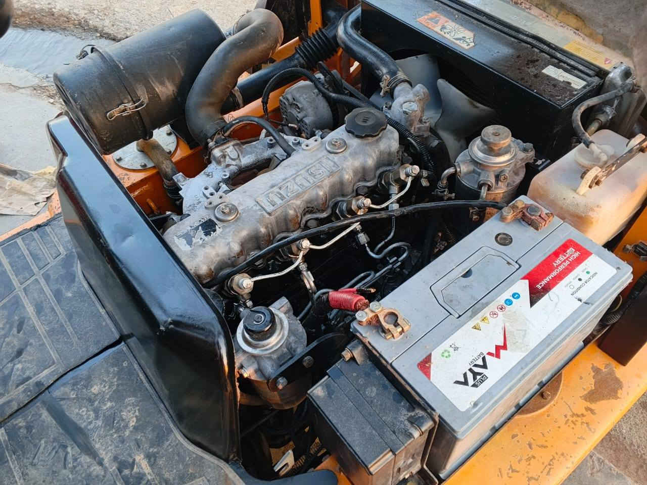 للبيع رافعه نوع HC
3طن 3حركة منفيس اوراق بي سعر 65ورقه موديل 2012

***********
