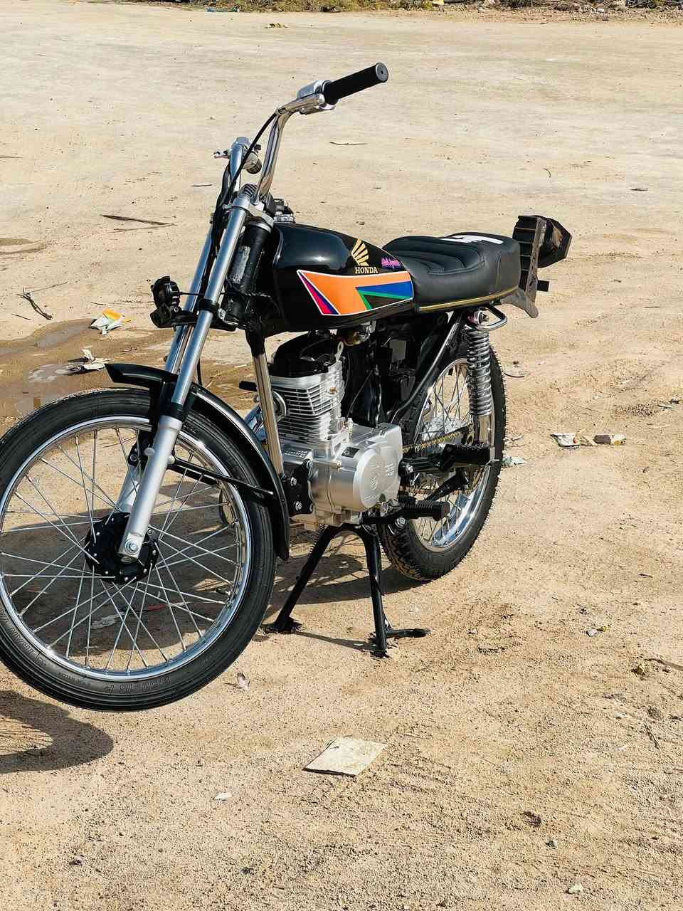 سلام عليكم دراجه شاصي ارشه اوراق  17 معمره صارله 20 يوم تعميره كلش حلوه مكينه سيجي نامه سعره 950 وبيه مجال حك الجيه ***********
