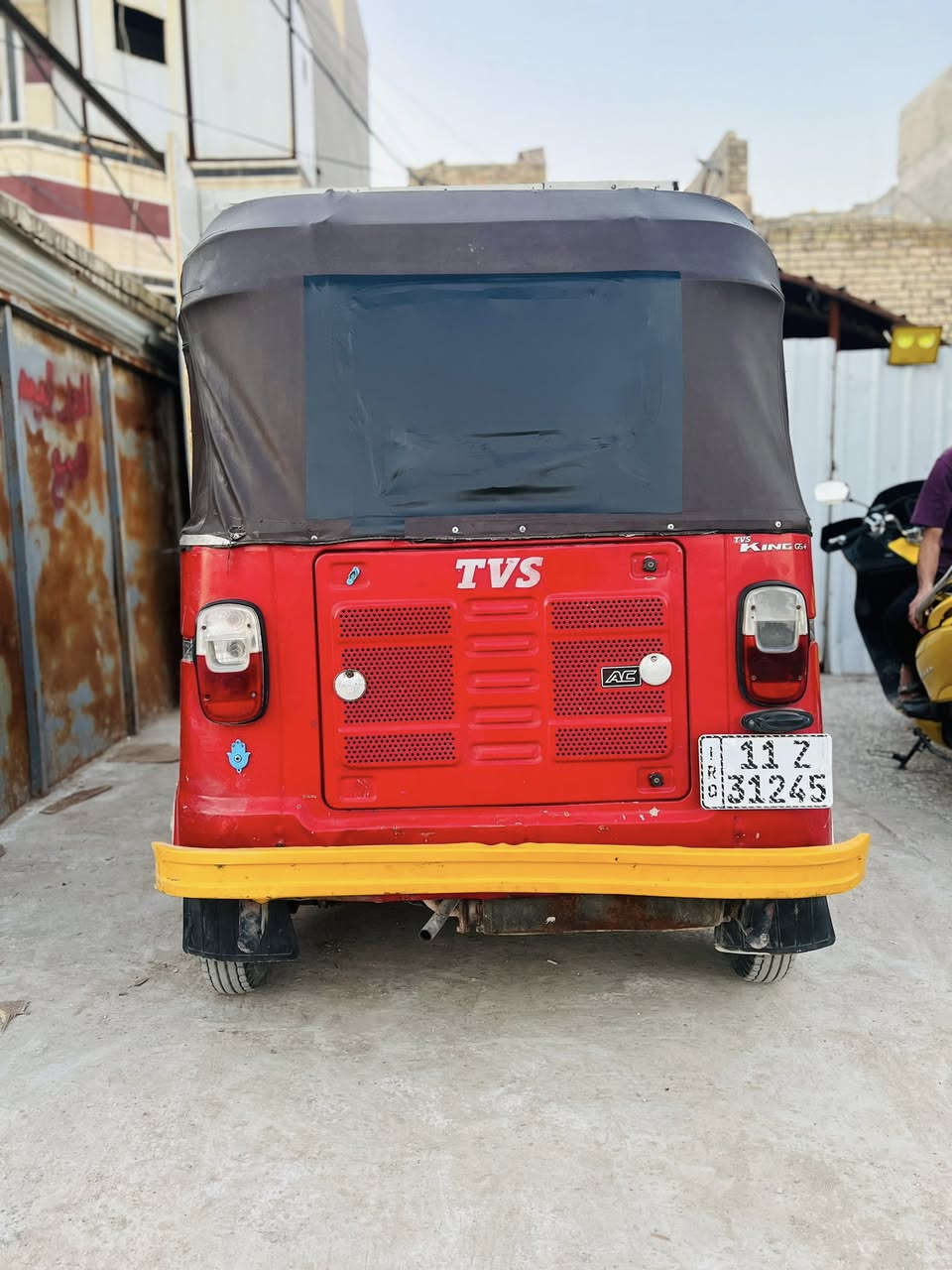 سلام عليكم تكتك  موديل نهاية 2018 للبيع رقم وسنويه بسمي مكفوله من الضربه  بدون  خياسات
مكاني الامين الثانيه السعر(5250$)وبيها مجال للطيبين الاستفسار(***********)
