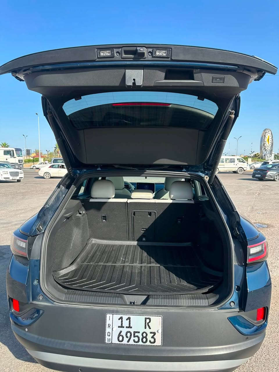 Volkswagen
‏ID4 pro s 2023
السلام وعليكم للبيع او مراوس
كهرباء بلكامل فور ويل ممشى  شحنة الوحدة 550 كيلو 
بطاريه حجم كبير
سياره وارد امريكي ضربه جاملغ أيمن وراجع بارد تبديل فقط دعامية بدون صبغ
 ماشية 40,000 كيلو بأسمي
مواصفات
رادار كامرات 360 تحكم ستيرت تدفئة كشنات وستيرن مع مساج مقاعد اوتو ستوب امامي خلفي حساسات انارة متغيره الالوان داخل السياره ، بانوراما ،  داخل لون مميز 
نقطة عمياء ، تحديد مسار وباقي هواي مواصفات الالماني .
ملاحضة/ داخل العراق تعرضت لضربه دراجه صار بارد شي بسيط الباب الايمن موجوده صوره الضربة 
السعر نهائي 17,500$
📍 بغداد حي الجامعة
***********
