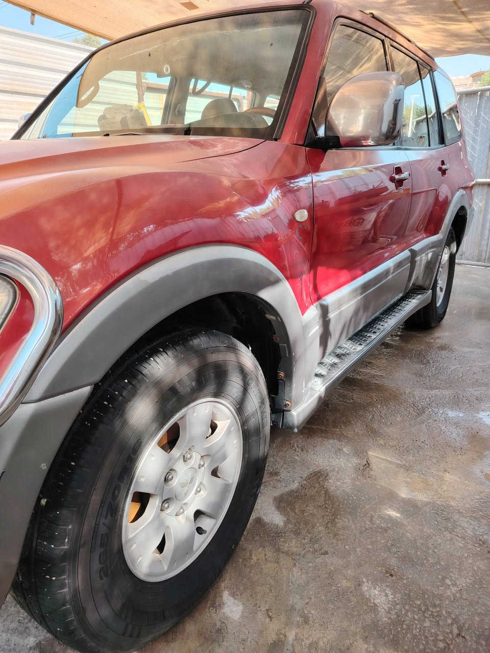 السلام عليكم اخوان باجيرو 2007 محرك 3000 بدون ضربه بدون صبغ بدون معجون فقط بيها جراد السياره بيها طخه بلدعاميه الخلفيه رقم بغداد بسمي كلشي بيها شغال تخم تاير جديد ادامه كامله كله اصلي وكاله من قوايش رولات نوزلات فيت بم كلج مروحه تبريد ثلاث قطع ثلج شاشه تاب كامره خلفيه نقص صدر خلفي امامي نص عمر عارضها للبيت  والسعر 85 بيها مجال عنوان بغداد *********** تحياتي للجميع
