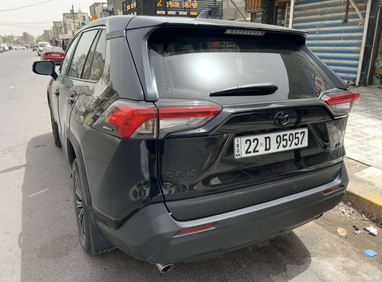 السلام عليكم
راف فور ٢٠٢٣ le كلين بدون حادث
رقم اربيل لون اسود
محرك ٢٥٠٠
ماشيه ٤٠ الف
ثلاث وضعيات قيادة نورمال وسبورت وايكو
شاشه الكترونيه كاميرا وحساسات
كار بلي
فول تحكم ستيرن
نقطه عمياء واشاره بالمري
رادار امامي وخلفي 
تبريد قطعتين
توقف ذاتي 
لايت زينون بلادي
سياره نضيفة جداً 
السعر ٢٦٠ ورقه
رقم الموبايل : ***********
