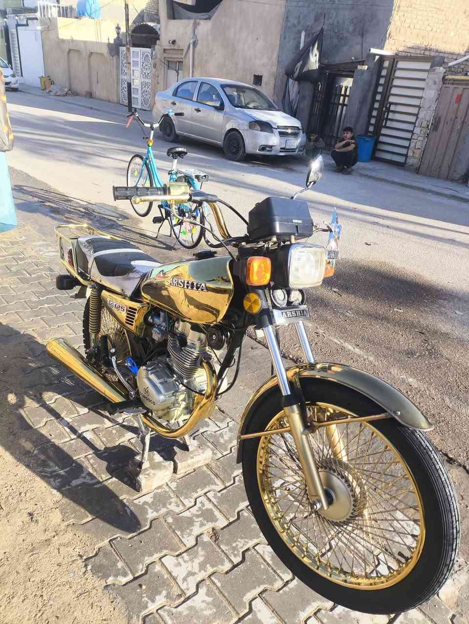 سلام عليكم دراجه للبيع موديل 15 كلها بلاديه حته المكينه ذهبي ما مفتوحه اوراق أصولي مسجلا واصلا للبصمه والرسومات السعر 700 المكان النجف رقم ***********
