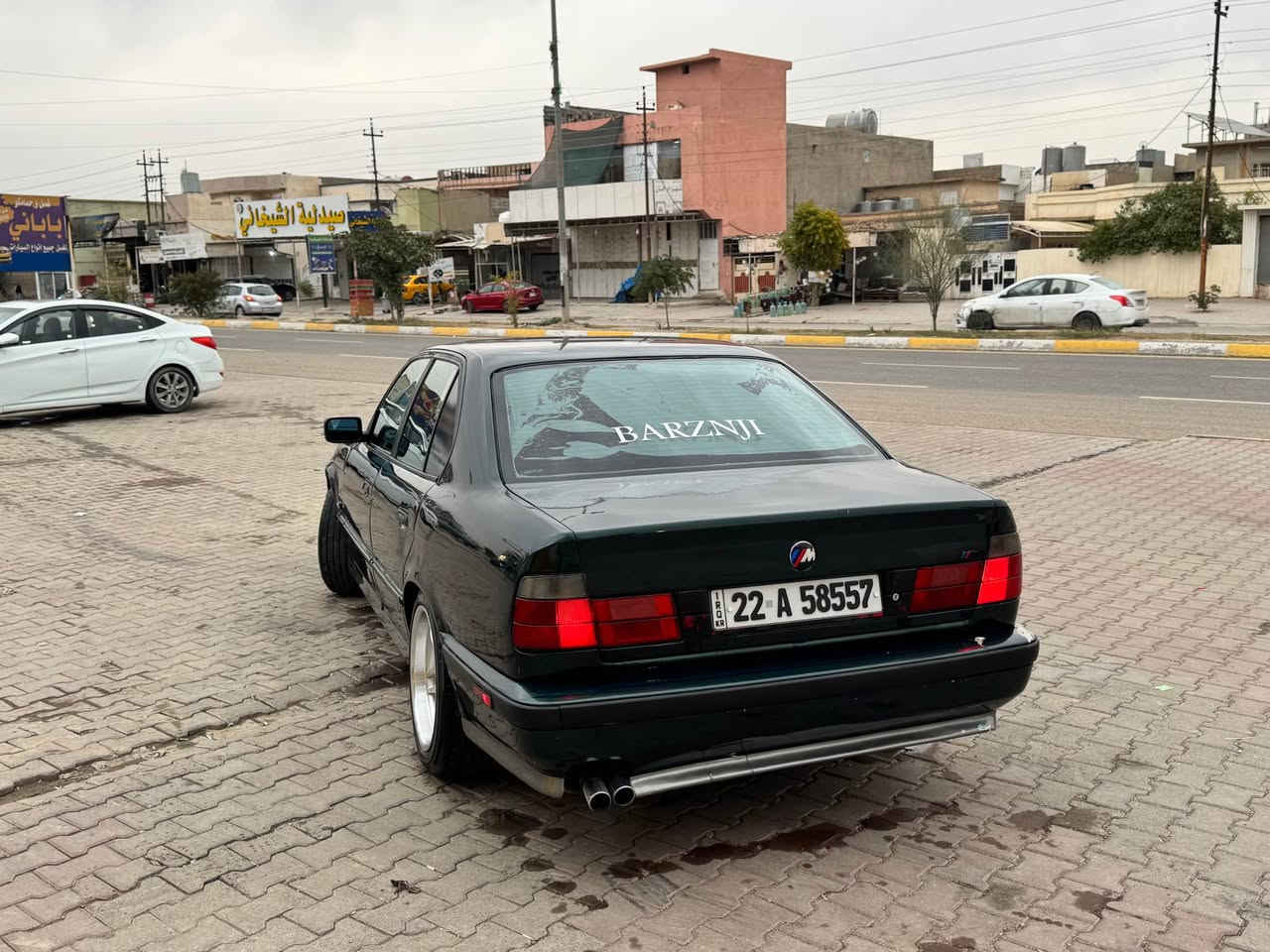 سلام عليكم اخواني bmw e34 520i 
موديل 1993 سيارة كير و محرك بشرط و بسمي و سنوية جديد لحد 2030 
سلارة كير عادي و بدون أي ضربة دعاميه لدعاميه بشرط 
*********** كركوك, العراق
