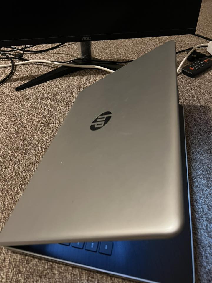 لابتوب hp للبيع 
مواصفاتها واصدارها بالصوره 
والسعر :200 الف
***********
هاي رقمي واتساب
