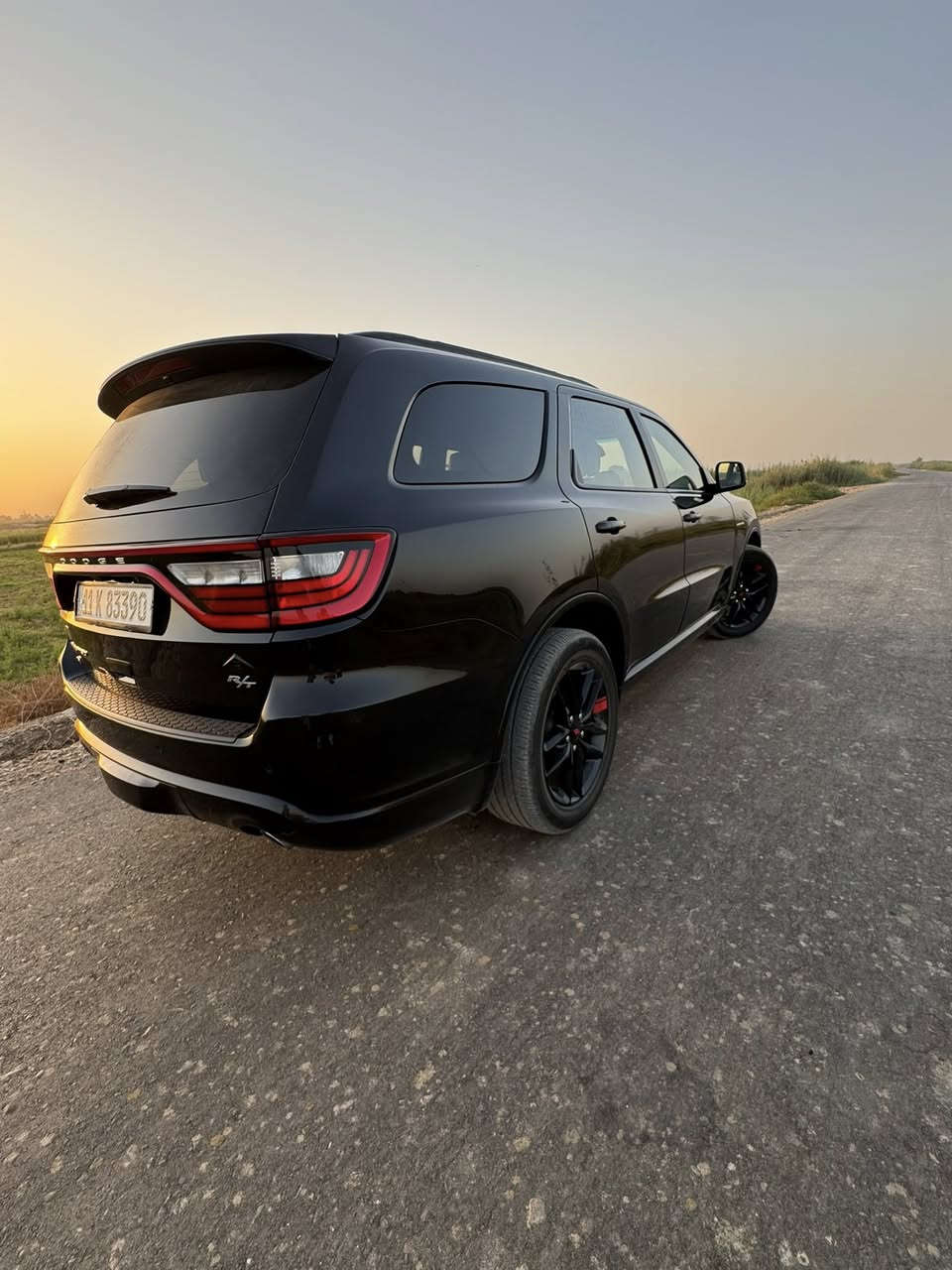 دودج دورانگو فول مواصفات RT مديل2024
١-ثمانية سلندر هيمي 5.7

٢-تدفئة تبريد كراسي

٣-تدفئة ستيرن

٤-كراسي جلد 

٥-فتحة سقف

٦-رادار امامي رادارت خلفية نقاط عمياء

٧-حساسات امامية خلفية

٨-تبريد امامي خلفي منفصل

حادثها جاملغ وبنيد جاملغ اصلي نفس لون

بيها صبغ فقط بنيد

سيارة مصلحة تصليح درجة اولى ايرباك راجع سستم كامل مو مقاومات  كلشي بيها

اصلي ماكو اي قطعة تجارية وعندي صور التصليح

سيارة ماشية 48 الف كيلو السعر 33500

 تلث شدات وخمسة وتلاثين ورقة

وبيها مجال 

***********
