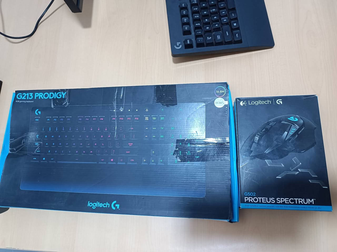 السلام عليكم
أبيع كامل فقط لا الكرت وحده ولا شاشه أو كيس

كيس

M.B: Z370 ASUS PRIME WHITE

CPU: I7 8700K

GPU: RTX 2080 AORUS EXTREME OC

CPU COOLER: DEEP COOL LE720 360M

RAM: T.FORCE 2.8 3200HZ

HARD: M.2 KINGSUPAN 1T

PSU: CORSAIR CX 750W

CASE: HERO GEAR +7 FAN

شاشة

MSI MAQ 275F

27 Inch

1080P

180 HZ

0.5 M

ملحقات

ستاند شاشة متحرك

كيبورد logetich G213

ماوس logetich G512 نظافته 90٪

ماوس باد redragon

أي إستفسار خاص

سعر 950

مكاني ناصريه تجي تفحص يمي أوتوصيل موجود


**إذا كنت صاحب هذا الإعلان وتريد حذفه لأي سبب، رجاءا أرسل رسالة إلى الدعم الفني**