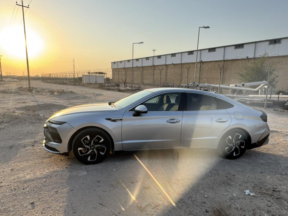 سوناتا2024 رقم بغداد
فول ماعده الفتحة
بصمة تشغيل عن بعد 
محرك 2500cc
 بأسمي 
"85000كيلو ماشي
لايت وبكلايت LED
رادار امامي 
لايت زنون بلاد 
توقف ذكي 
اوتو هولد 
سايد بريك بصمة 
تحديد مسار 
نظام قيادة تلقائية 
تحكمات ستيرن كاملة
كير بالستيرن
شاشة وكامرة 
نظام آبل كار بلي 
‏GPS خرائط
كشن كهرباء 
تدفئة وتبريد كشنات 
ويل كب كبير 17 انش
صور حادثهه مرفقه كفالة للسيارة حر السيارة باسمي مقفولة من عدد الدعامية الأمامية
سعره $198السيارة بالبصرة 
للاتصال:***********
