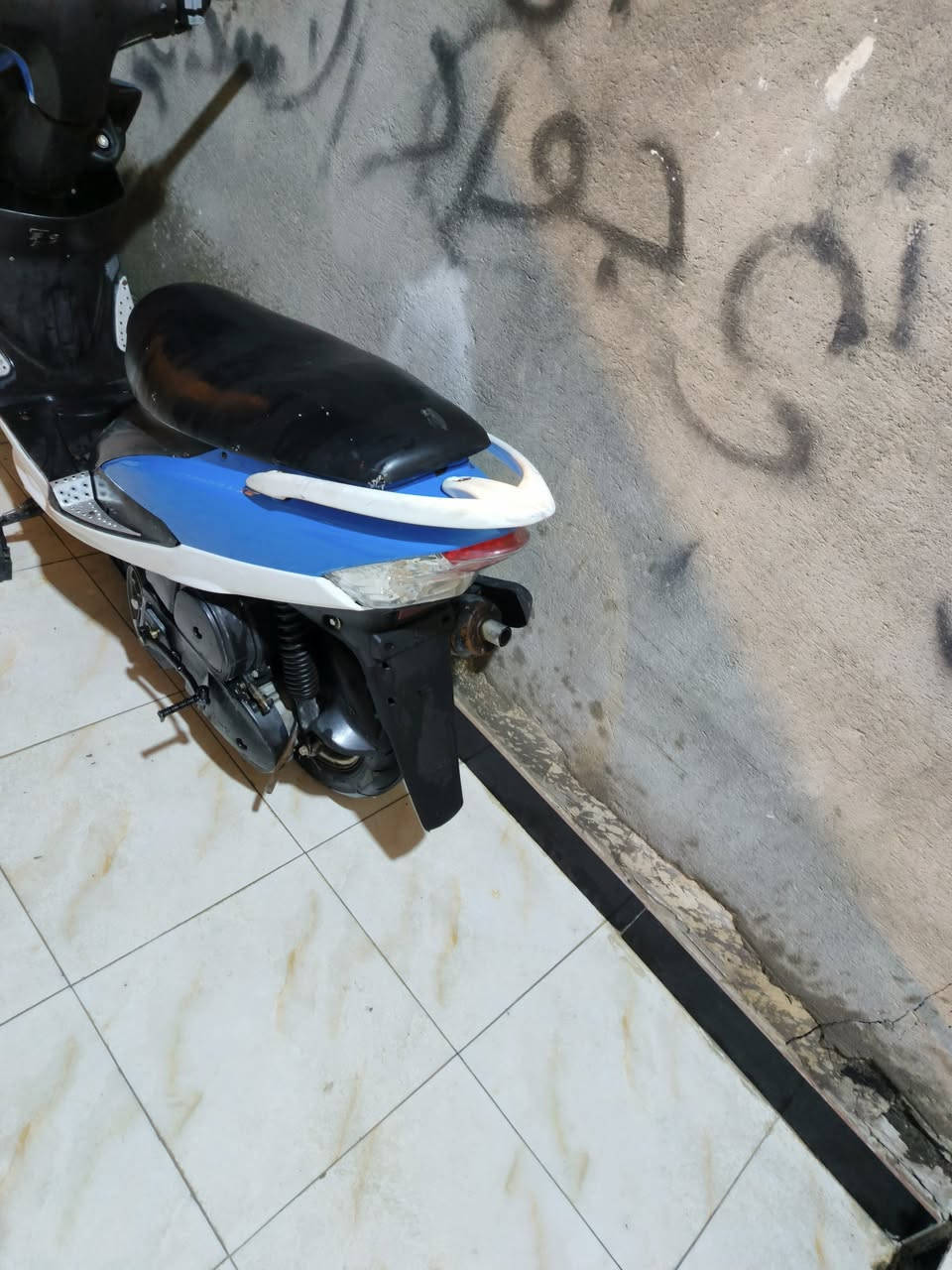 السلام عليكم دراجه ماكس عدله للبيع مكينه ما مفتوحه كهربائية كله شغاله بيه شلعه ومعدل خير من الله بوشه 49 الدراجه شغاله هندر وسلف ما ناقصهه اي شي السعر750وبيه مجال العنوان بصره أبو الخصيب حمدان 
***********واتساب
