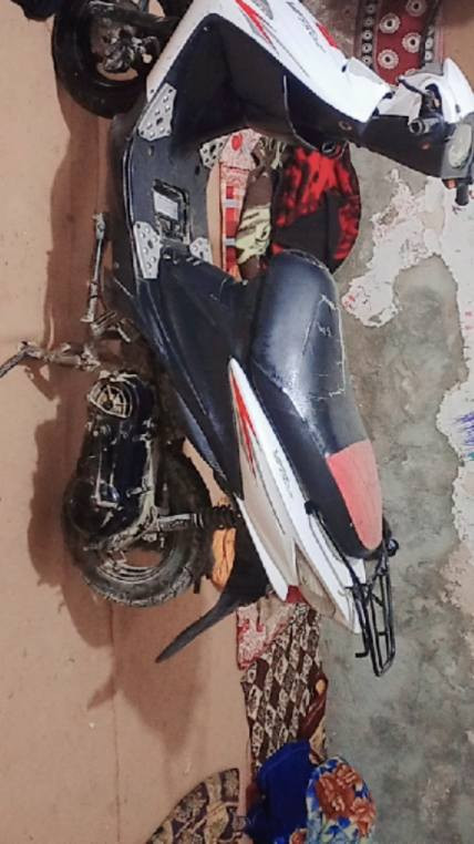 سعر 200 وبيها مجال اتصل على الرقم***********

مكاني واسط شارع النفط
