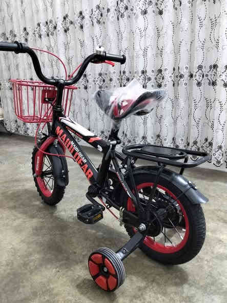 سلام عليكم
بايسكل اطفال 

حجم 12
أسبوع مستعمل 
بل لايلون جديد
السعر خاص 
إلي مو شراي 
لايراسل 
***********واتساب
