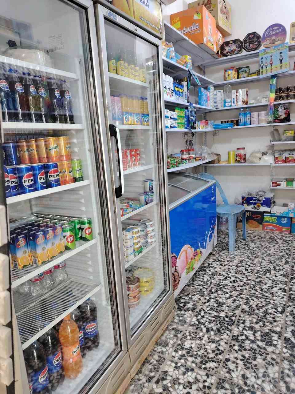 اسواق للبيع مكاني الحسينيه مال الراشديه مقابل المستشفى التركي على شارع عام عرض ٣ متر نزال اربعه متر بيها ثنين برادات عاموديه وحده بطحيه وسبلت طنين كلهن جديدات واربع سلات جبس ايجار ١٧٥ سحب ٧٥ السعر ٣٥٠٠ مليون ابيع كامل مابيع نص الغراض ***********
