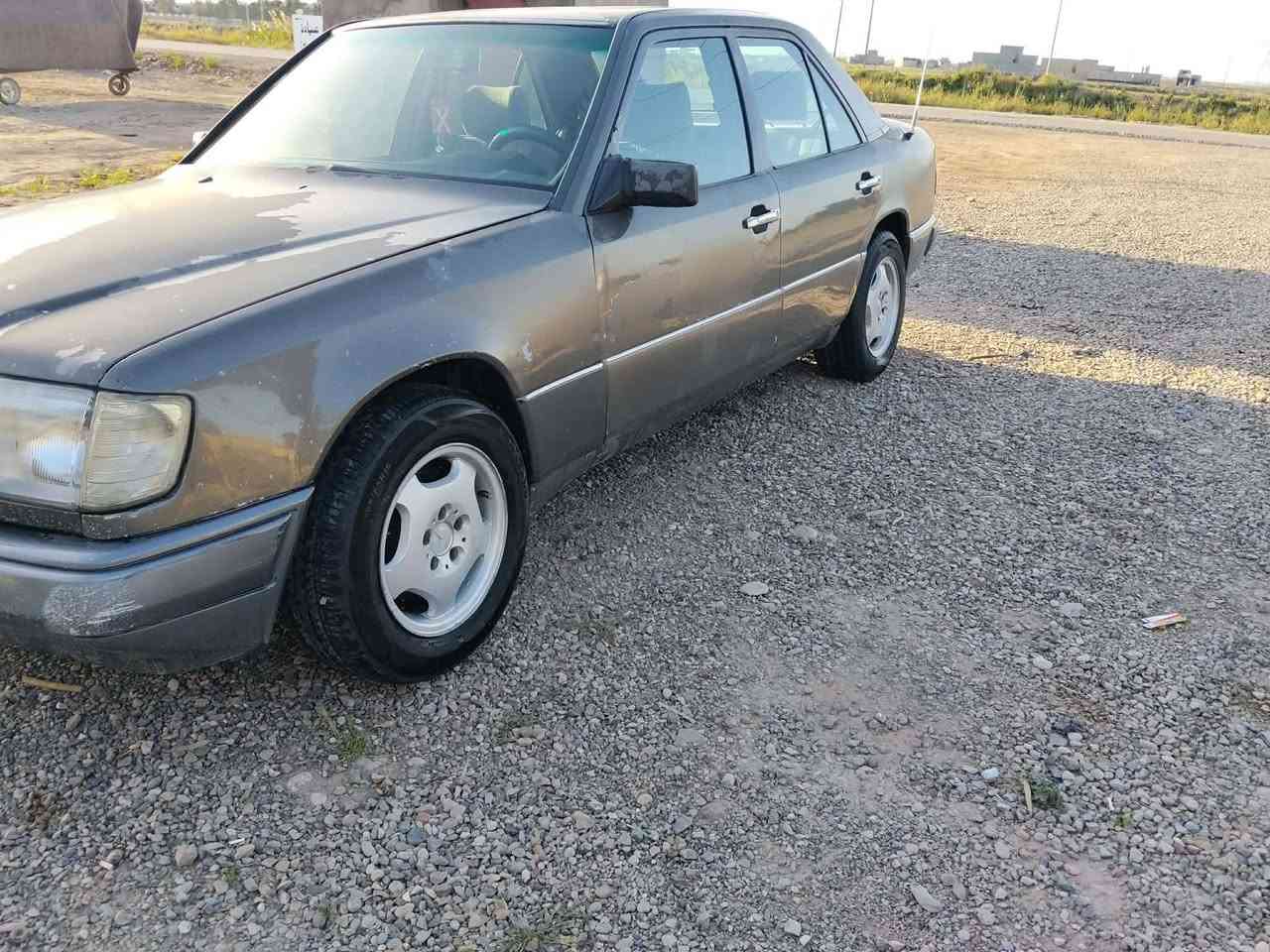 مرسيدس دب موديل 1989 سنويه منتهيه 2023 رقم صدامي صاحبها بغداد/بل شعب ويدور تحويل  كير محرك تخم تاير كهربائيات جاهزة تبريد بس شحن غاز  السعر 37 وبيها مجال الاتصال على الرقم ***********
