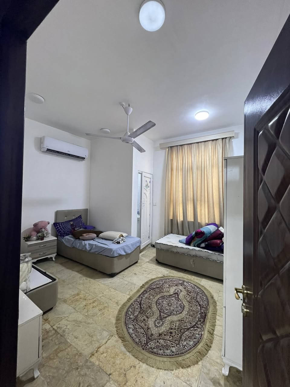 السلام عليكم 🤝

بيع المستعجل بسعر مناسب كل هذا جمال 130 مليون✅

دار للبيع المساحه 50 متر ✅✅

3طوابق  بناء طابوك جمهوري بناء درجه اولى ✅✅

3غرف نوم الفديو يوضح كل التفاصيل الدار🈴🈴

العنوان كربلاء خلف ميثم التمار ⛩️⛩️

بدايه عكد بليبل من طرف باب بغداد ⛩️⛩️

الدار يصلح سكن او حسينيه ✅✅

كافه الخدمات متوفره ماء وكهرباء ومجاري 💯💯

للأستفسار آكثر الأتصال على أرقآم التأليه 
0️⃣7️⃣7️⃣2️⃣5️⃣9️⃣8️⃣1️⃣9️⃣4️⃣5️⃣ابو باقر
0️⃣7️⃣8️⃣0️⃣8️⃣9️⃣9️⃣8️⃣8️⃣1️⃣8️⃣

0️⃣7️⃣7️⃣1️⃣9️⃣8️⃣0️⃣8️⃣1️⃣6️⃣5️⃣ابو علي 

وكذالك نستقبل جميع العروض لديكم في كافه مناطق كربلاء المقدسه 🈴🈴


**إذا كنت صاحب هذا الإعلان وتريد حذفه لأي سبب، رجاءا أرسل رسالة إلى الدعم الفني**