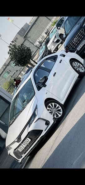 السلام عليكم 
كورلا 2025 hev هايبرد شكل خليجي … استيراد شركة الق تاج البنوك .. 
مرقم شرط التحويل .. 

مواصفات  اعلى من الفول .. 
البجم لدات كامل .. 
4 كامرات .. امامي خلفي وجانبي بلمري ..
كشن السايق كهرباء .. 
كشنات جلد اسود .. 
فتحه سقف .. 
بصمه .. 
شاشه كار بلي .. 
رادارات قياده .. 
توقف ذاتي .. 
اوتو هولد ..   
وباقي المواصفات المعروفه .. 
ماشيـه 18 الف بحاله الزيرو .. 
مكفوله عدا رصعه بلبنيد على وضعها .. 

السعر 158 وبيها مجال بسيط .. 
علما سعر الزيرو نفس الفئه .. 23مليون و500 .. 

***********
