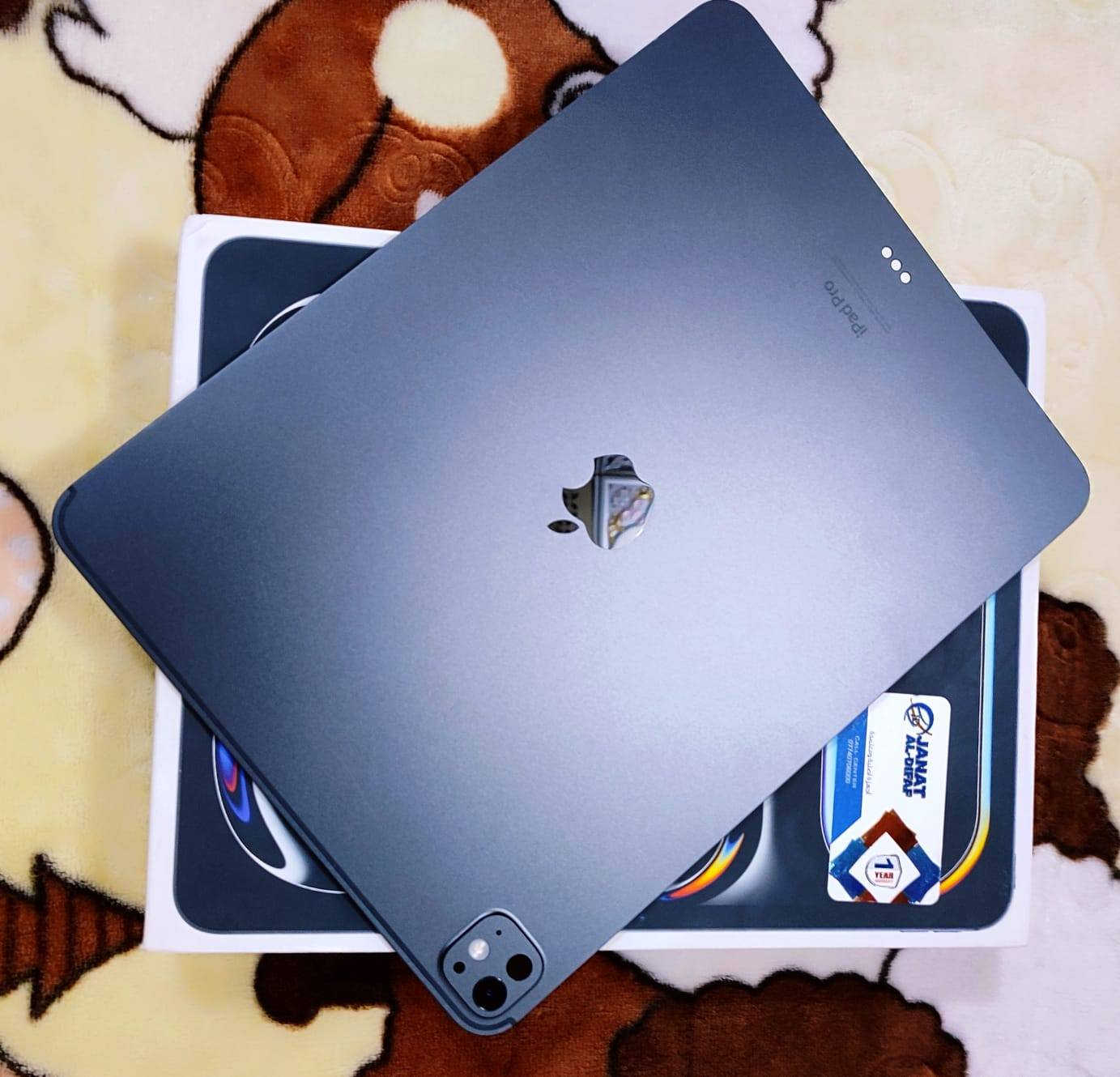 ايباد 13 برو معالج M4 حجم كبير 13 انج
ذاكره 256 بطاريه 100🔋

عدد دورات شحن 22 مره 

جهاز استخدام قليل ملحقات كامله

جهاز داخل ضمان وكاله اصلي 

ضمان سنه مكفول نظافته 100

السعر 1350 نهايته 

مكاني نجف ***********
