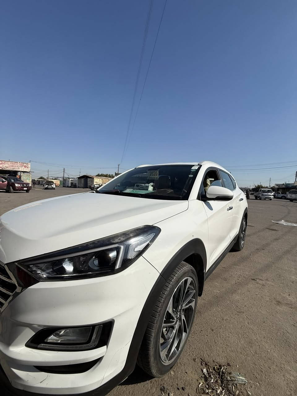 السلام عليكم
للبيع توسان 2020  وارد خليجي
 او مراوس موديل احدث 
سياره كلين ماعدا رصعه صغيره بمقدمه البنيد  
فول مواصفات عدا الفتحه 
بصمه اشاير بالمري
شاشه كامره خلفيه
سايد بريك باليد
حساسات اماميه خلفيه
ويل حجم19
بصمه دخول ذكي للابواب
سياره جاهزه من كلشي  رقمها سليمانيه 
ماشيه 148 الف
سعرها210 وبيها مجال 
للاستفسار اتصال على الرقم 
***********
