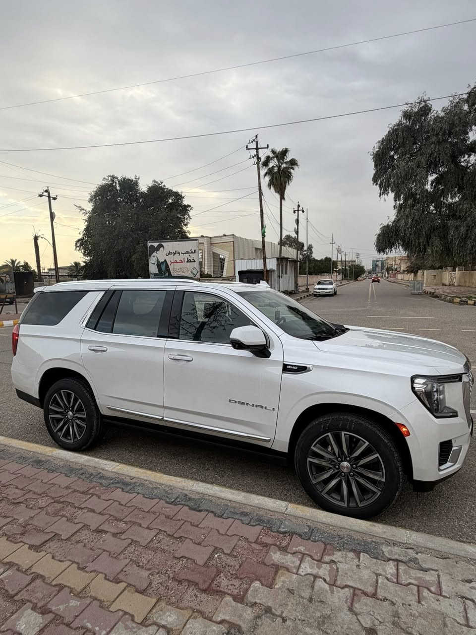 السلام عليكم ورحمة الله وبركاته
GMC
يوكن دينالي  
موديل ٢٠٢١. 
وارد امريكي حادثها جهه السايق بدون دواخل ايرباك برده وراجع مصلح سياره جديدة محرك مامفتوح ماشية ١٠٧ الف كيلو متر تخم تاير مابيها اي نواقص مواصفات الدينالي معروفة داخل اسود ويل كب كاديلاك مكانها ميسان  ابيعها رقم اربيل عادي 
للاستفسار الاتصال ***********
