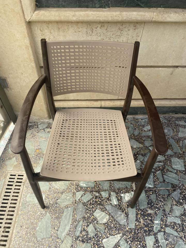 سلام عليكم كراسي مال كوفي او مطعم للبيع الكميه 150كرسي نوعيةتركي كلش ممتازه سعر الكرسي23الف
والشراي يتصل على الرقم ***********
