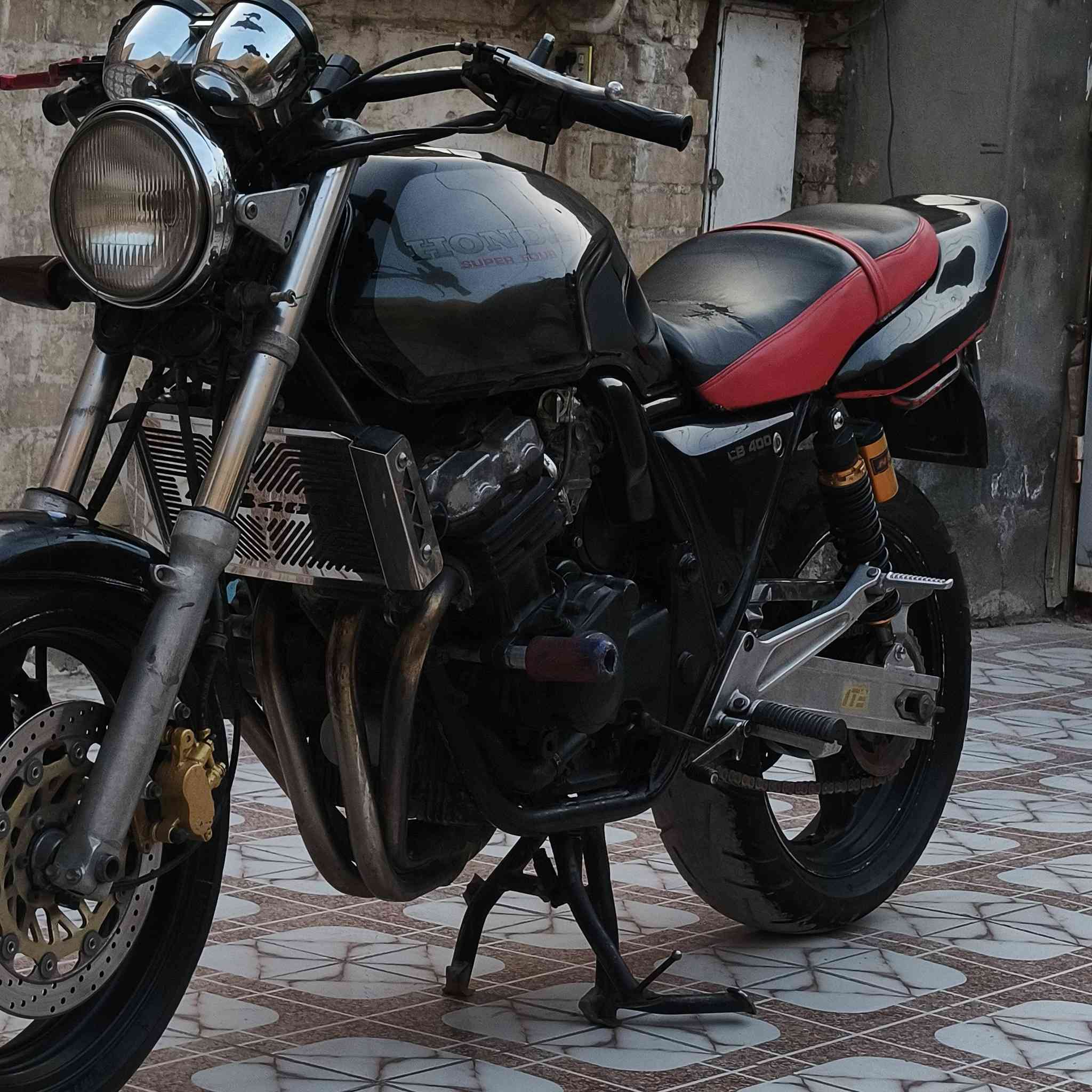 سلام عليكم سيبي 400 جيل لاول 16ولف مفتوحه مبدل بس رنكات شرط نكره سلف ايي وقت معدل وبطناش 1 2 3 اوراق كامله الديوانية ***********
