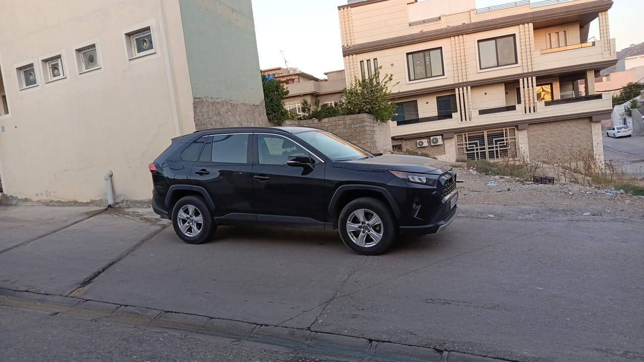 رافور XLE مودێل 2021 بێ سلایت و بێ دبل 
سینگ و پشت کبس 
ایرباک نەڤە بوینە 
دەرگەهەک بەخ بێ داخلی 
بنێ دەرگەهەکێ تعدیل بارد 
سەرێ جاملی سینگی کارتەکا بچیک 
سیارە زور یا پاقژە هیچ لێدانەک نینە 
سیارە 186 یا برێڤە چوو 
لینکێ رقم شانسی 
https://share.google/Gk4dqyH8OCfy0DvBk
 و رەقەم شانسی یێ دگەل وێنا دا هەیی


**إذا كنت صاحب هذا الإعلان وتريد حذفه لأي سبب، رجاءا أرسل رسالة إلى الدعم الفني**