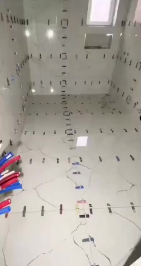 السلام عليكم بعد ازن الادمن خلفه بورسلين سراميك مرمر كاشي جميع الترميمات متواجد داخل بغداد ***********
