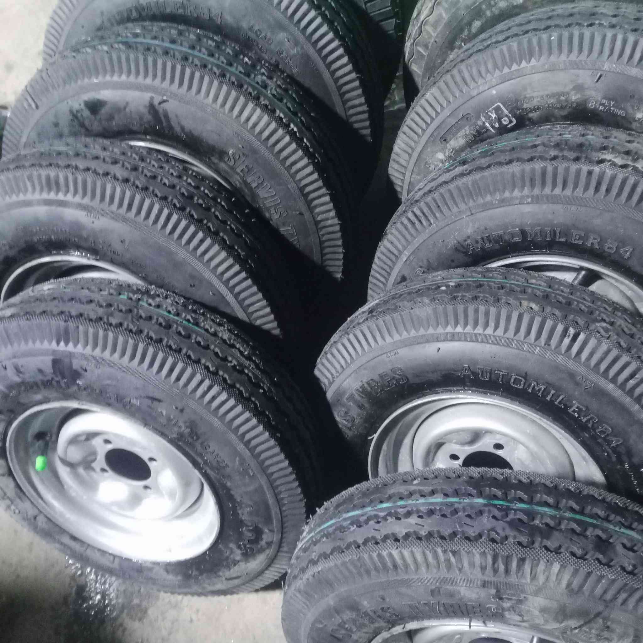 تاير باكستناني ضمان شهر حقيقي مع الويل كامل أصلي جيب وشد اخلص من البنجر  بس يم أبو خنجر متوفر  حاليا كميات جمله مفرد العنوان بغداد حي النصر قرب معارض حي النصر ***********
