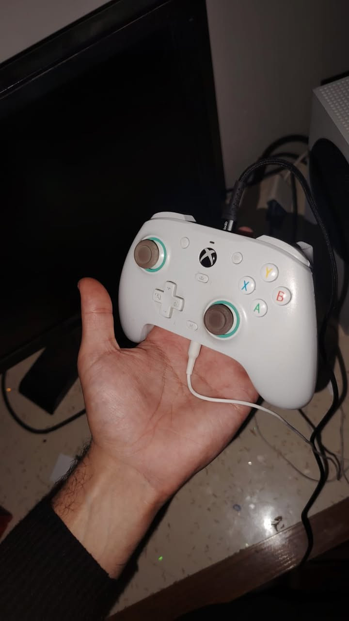 اكس بوكس للبيع مفتوح الجهاز
لغرض تبديل usb سعر جهاز
270 جوستك واحد 
ثنين جوستك  وماوس وكبيورد ب300
مكاني بغداد الجديدة 
رقمي ***********
