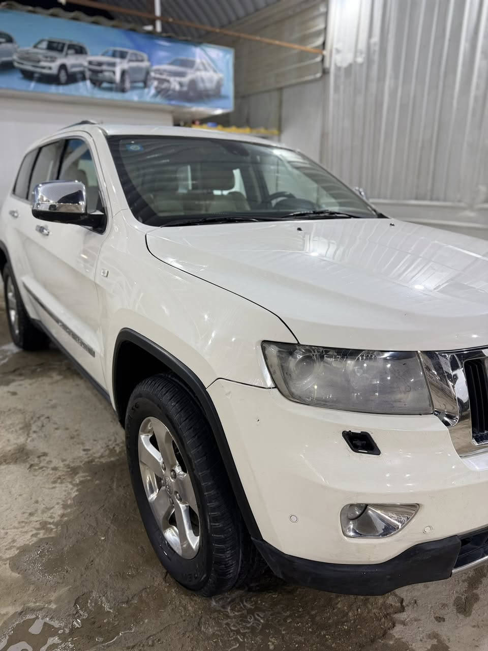 السلام عليكم للبيع جيب 2012 خليجي بيهة جاملغ امامي ايمن مبدل بلادي بدون صبغ بدون دواخل الباقي مكفول من الصبغ والتبديل فول الفول بدون جكات جاهزة كير مكينة حدادية ادامة كاملة بدون اي نقص رقم بغداد بأسمي السيارة جديدة وجاهزة محرك 5700 السعر 175 مكانها النجف ***********
