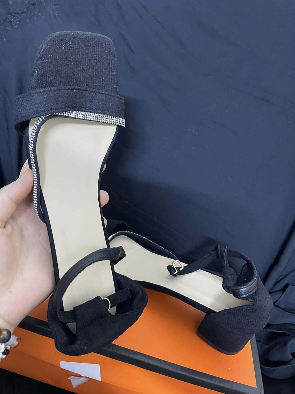 الي يديهن شلعه بالعافيه والي يريد مفرد هم بالعافيه


**إذا كنت صاحب هذا الإعلان وتريد حذفه لأي سبب، رجاءا أرسل رسالة إلى الدعم الفني**