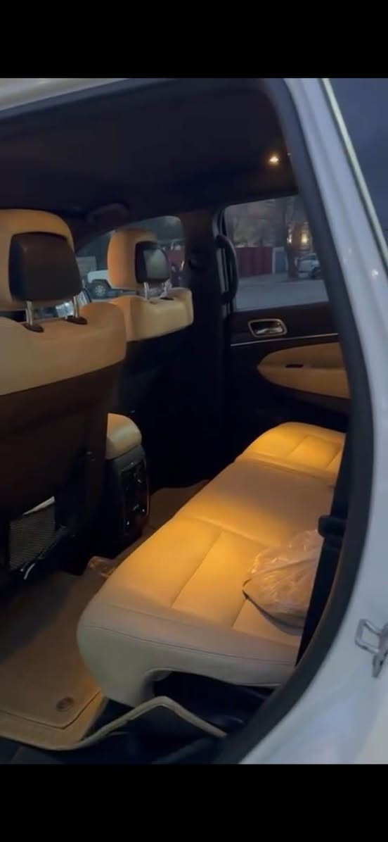 جێپ لاریدۆ ٢٠١٨ سەیارەکە ٣ پارچەی ڕەشە و هیچی تر کتابی جام ڕەشی لەگەڵایە فول فول مواسەفاتە بۆ زانیاری زیاتر *********** سعری ٢٤٠ معامەلە السليمانية, العراق
