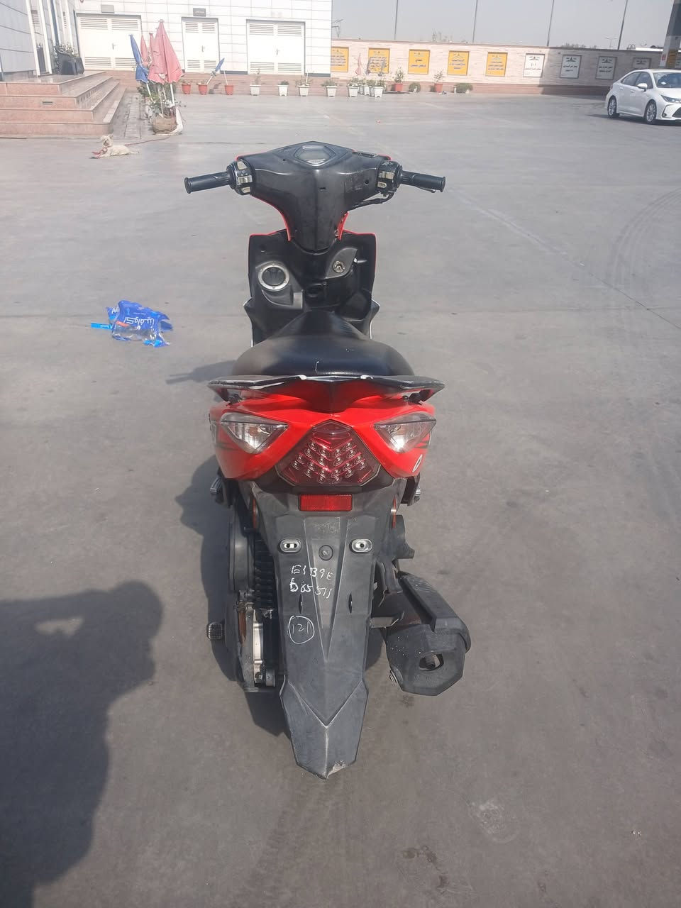 دراجة للبيع سرعه 120 ماكس مضلع 
سعرهه 800 مكفولة
مامفتوحة وكفراتة بلادي 
للتواصل ***********
مكاني الحرية
