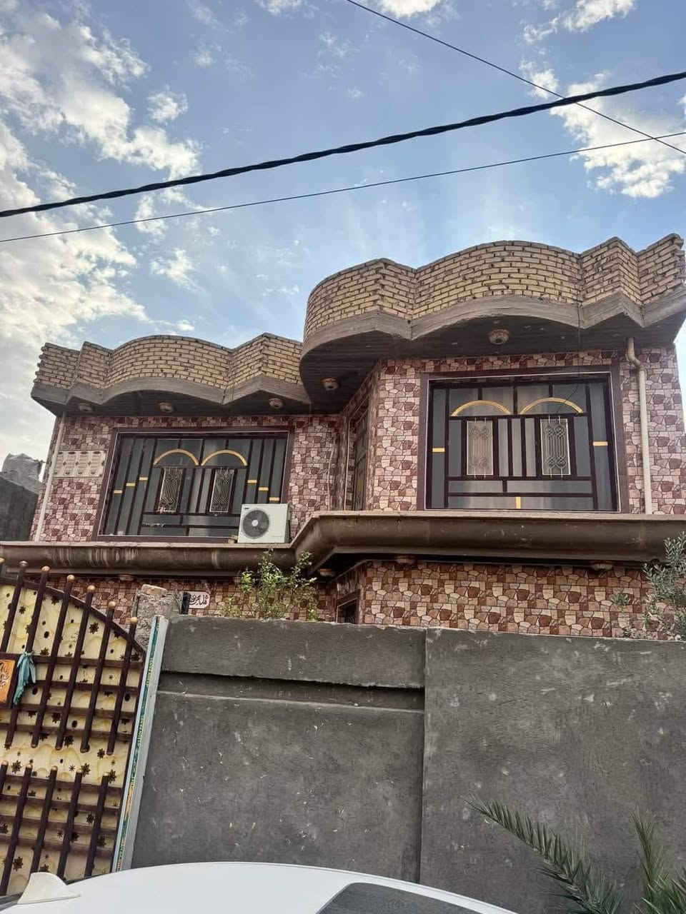 دار سكن طابو صرف مساحه 250 متر بناء حديث 
بناء طابوگ طابقين 4غرف نوم هول مطبخ استقبال 
مجمعات صحيه كراج سياره خدمات كامله 
مي كهرباء مدارس موقع ابو غرق حي الحسين 
قريب من شارع حله كربلاء مقابل مجمع ارض بابل السكني 
الأستفسار الأتصال 
***********

‭0781 295 5129‬

#الدار_المعموره_للعقار 

ملاحظه // من لديه عقار ويرغب بالبيع مراسلت الصفحه او الاتصال
