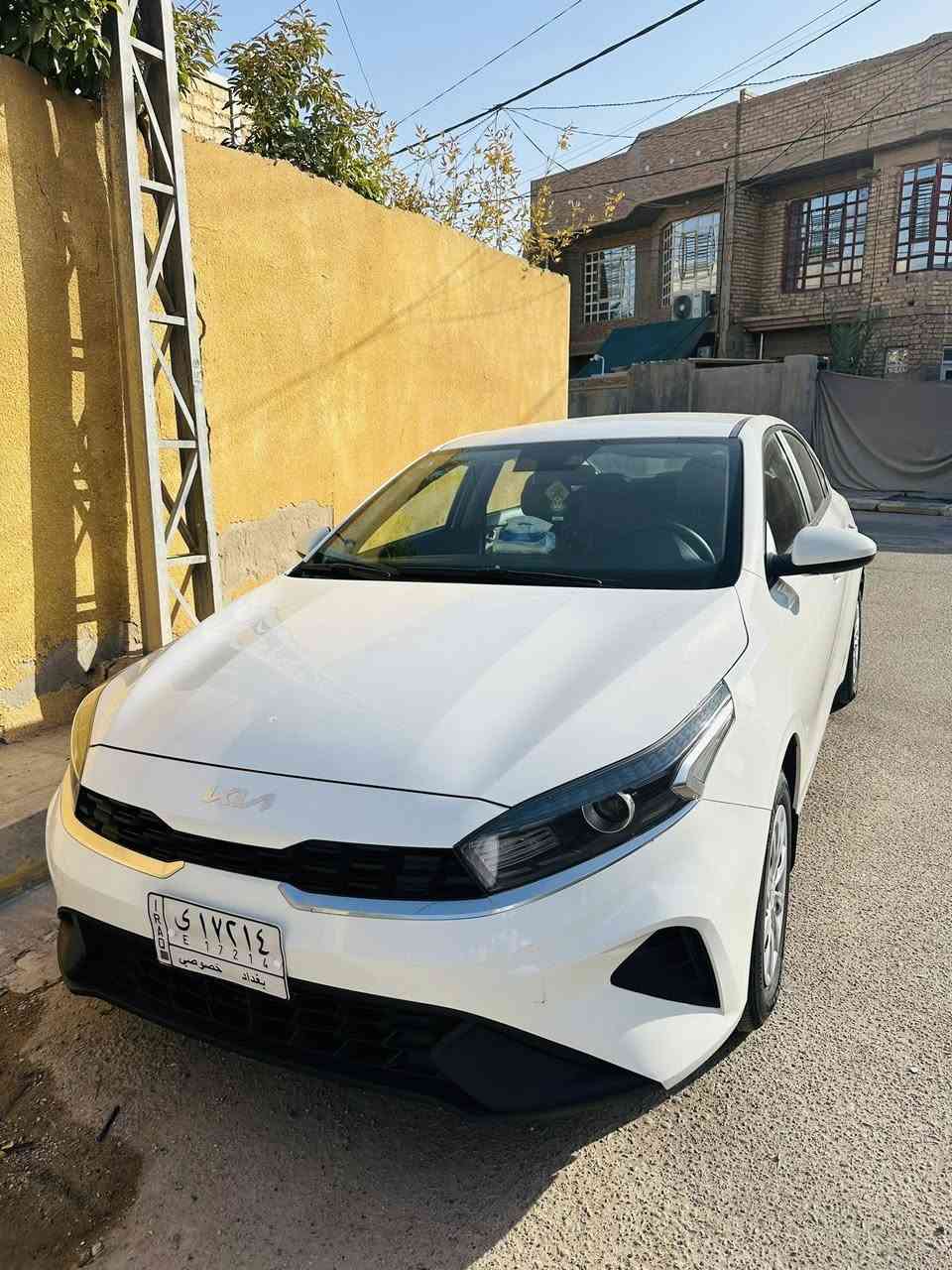 كيا سيراتو 2023  خليجي رقم بغداد  محرك 2000 دوش السعر 17500$
للاستفسار ***********
