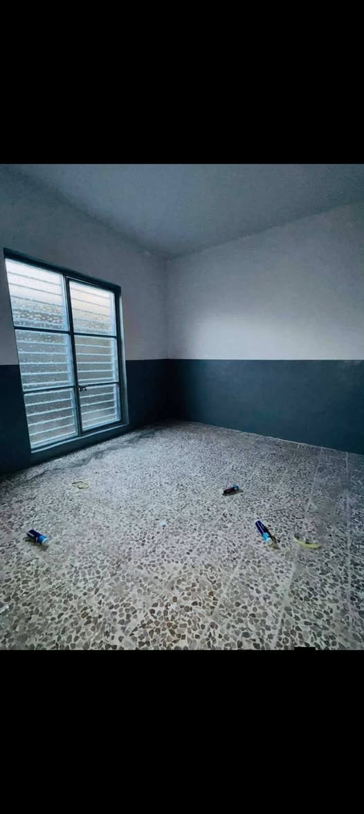 بيت للبيع موصل حي الانتصار شارع 30 قريب على مدرسه المكارم مساحه 125 طابق ونص ملك صرف سند طابو الزهور السعر 65 وبي مجال الاتصال والاستفسار على هذا الرقم مكتب ابو خالد للعقار شارع 60 مقابل سنتر الانتصار ***********رقم***********
